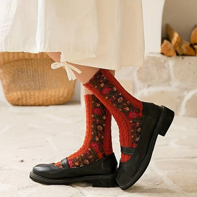 LumeFlora – Soft Cotton Embroidered Flower Socks
