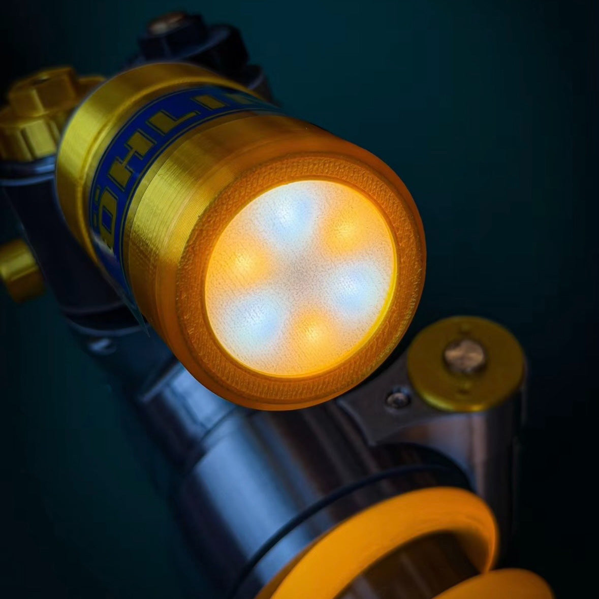 OhlixBeam – Automotive Style Table Lamp