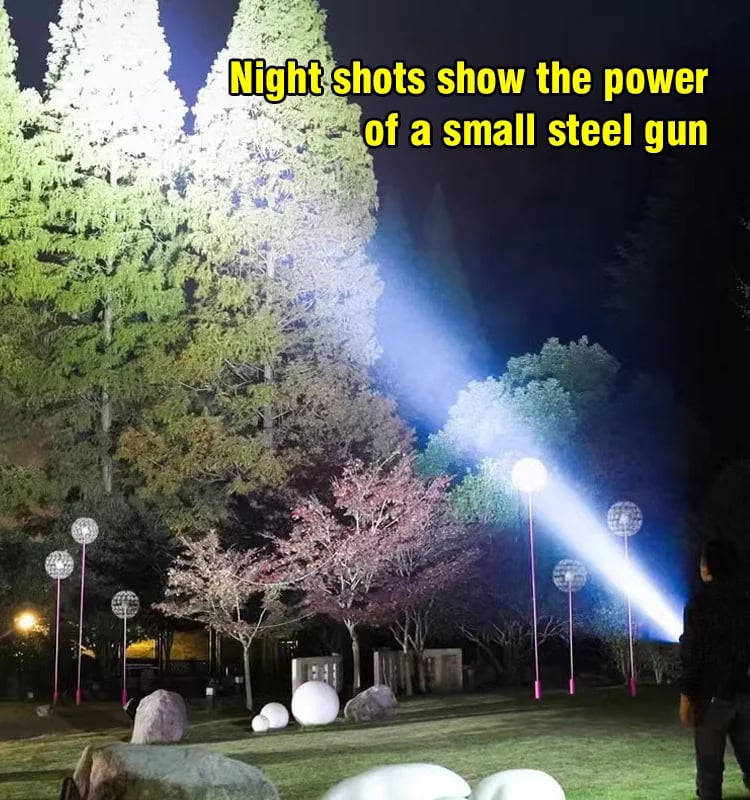 TriEyeMonster-The German Mini Super Power Flashlight