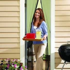 BreezeLock – Magnetic Mesh Fly Protection Door