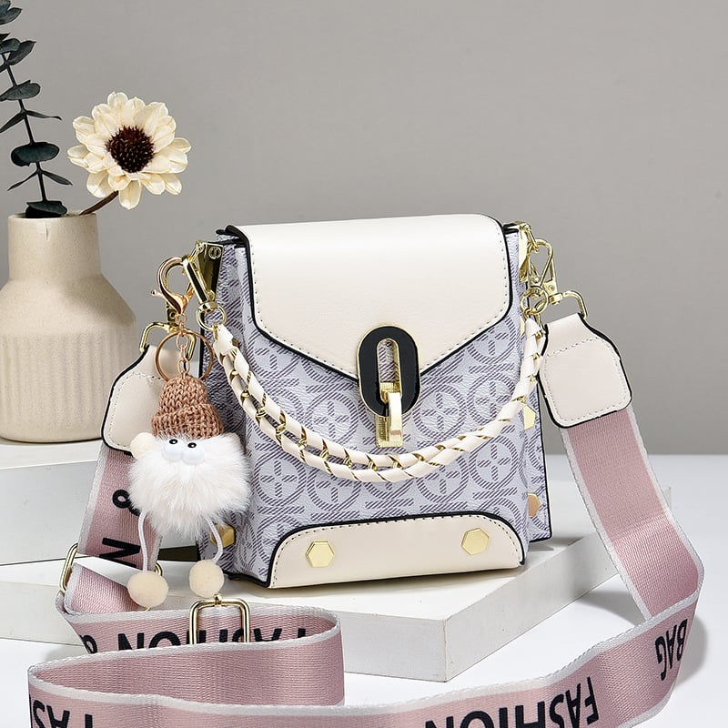 UrbanLuxe – Fashion Chain Handle Bag