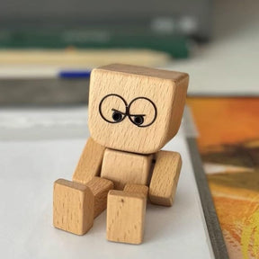 Nod & Wiggle – Lively Wooden Companion