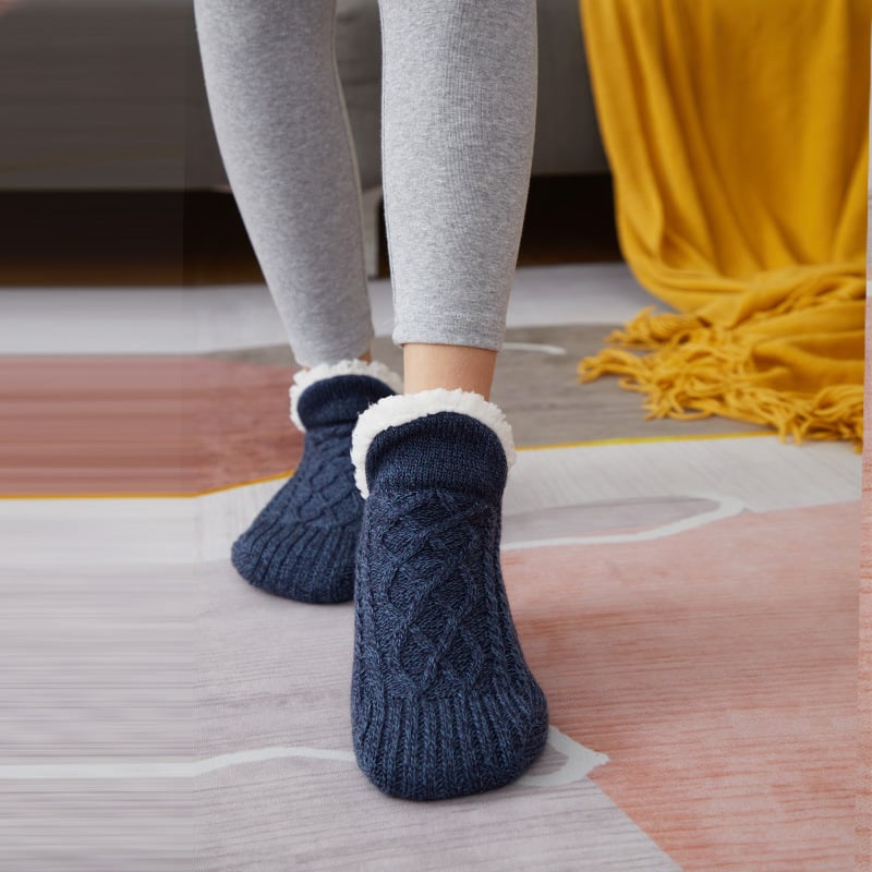 CloudWarm – Anti-Slip Indoor Slipper Socks