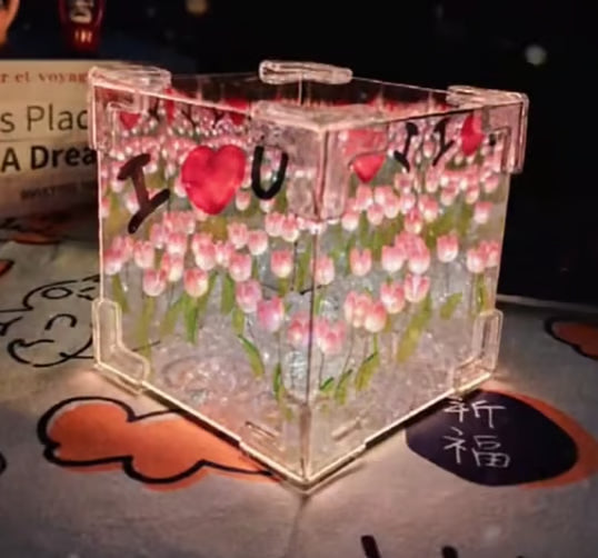BloomGlow – DIY Tulip Mirror Lamp Box
