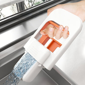 WipeFlow – Easy Squeeze Mop System