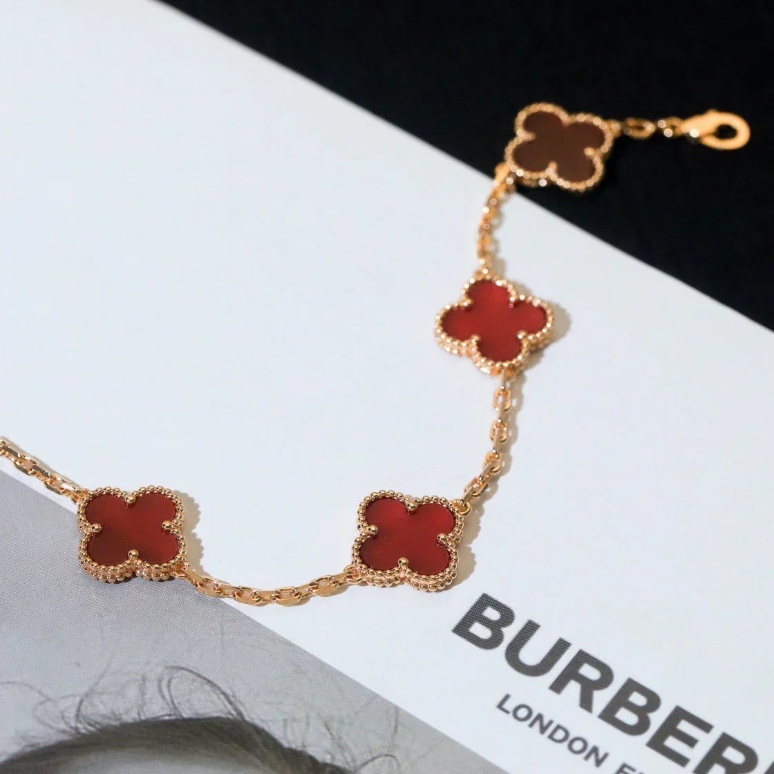 AuraLeaf – Lucky Carnelian Clover Bracelet