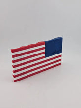 PatriotFlex – Signature Magnetic Waving Flag Display