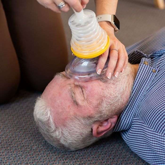 SafeBreath – Portable Choking Rescue Device