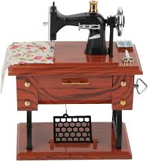 MelodyCraft – Nostalgic Sewing Machine Music Box