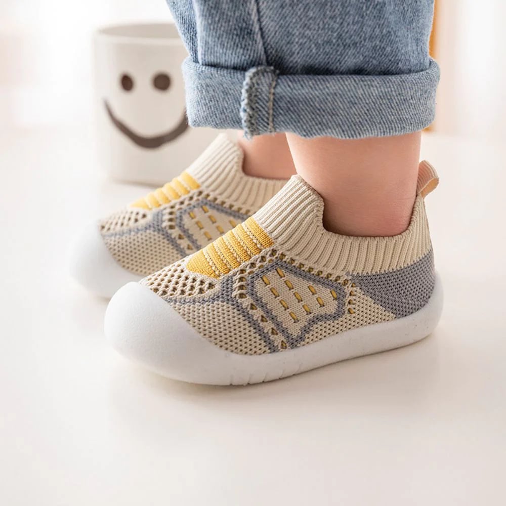 SnugSteps Baby – Anti-Slip Baby Slippers