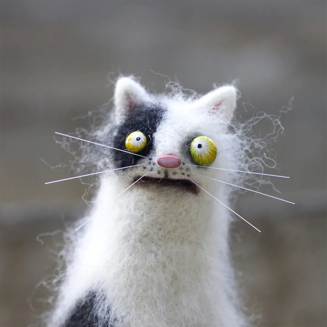 CurioCat - Soft Wool Figurine