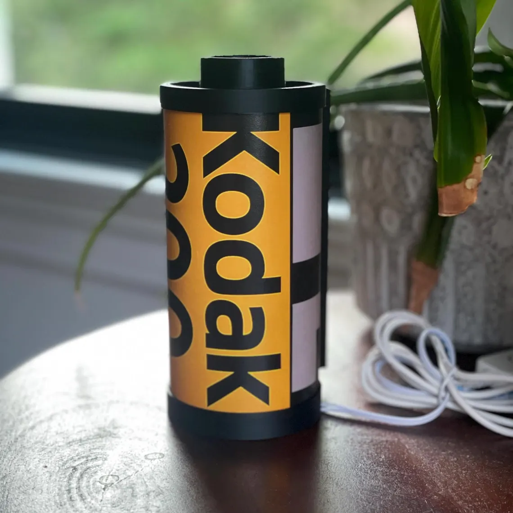 RetroGlow – Kodak 200 Film Lamp
