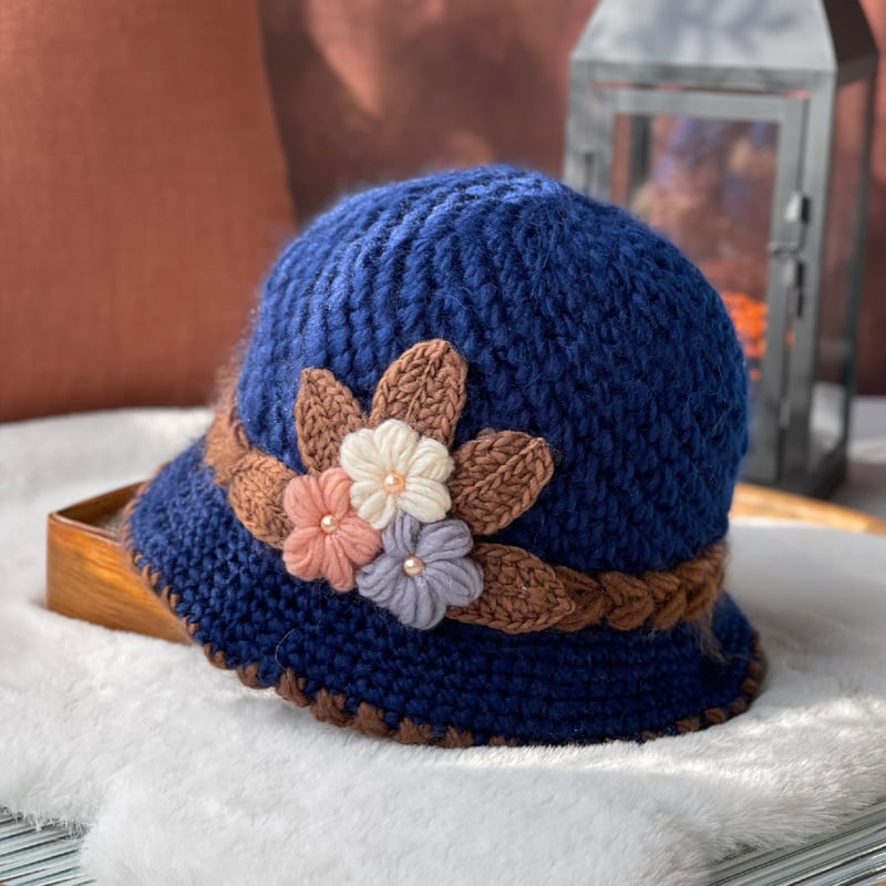 VintageGlow – Cozy Winter Cap