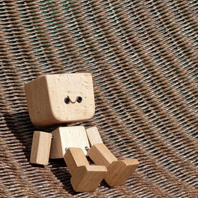 Nod & Wiggle – Lively Wooden Companion