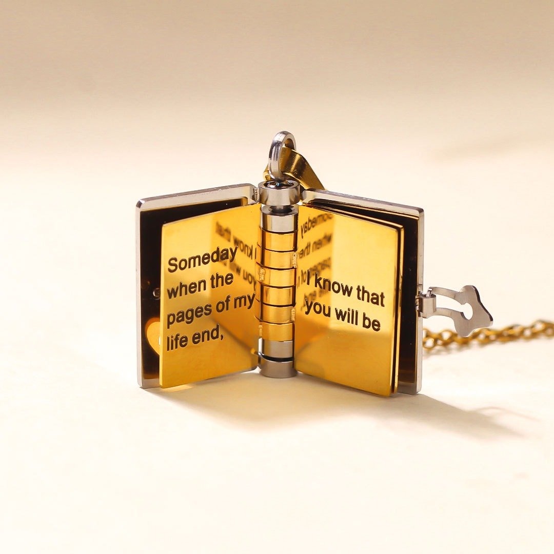 LoveStory – Chapter Book Necklace Gift
