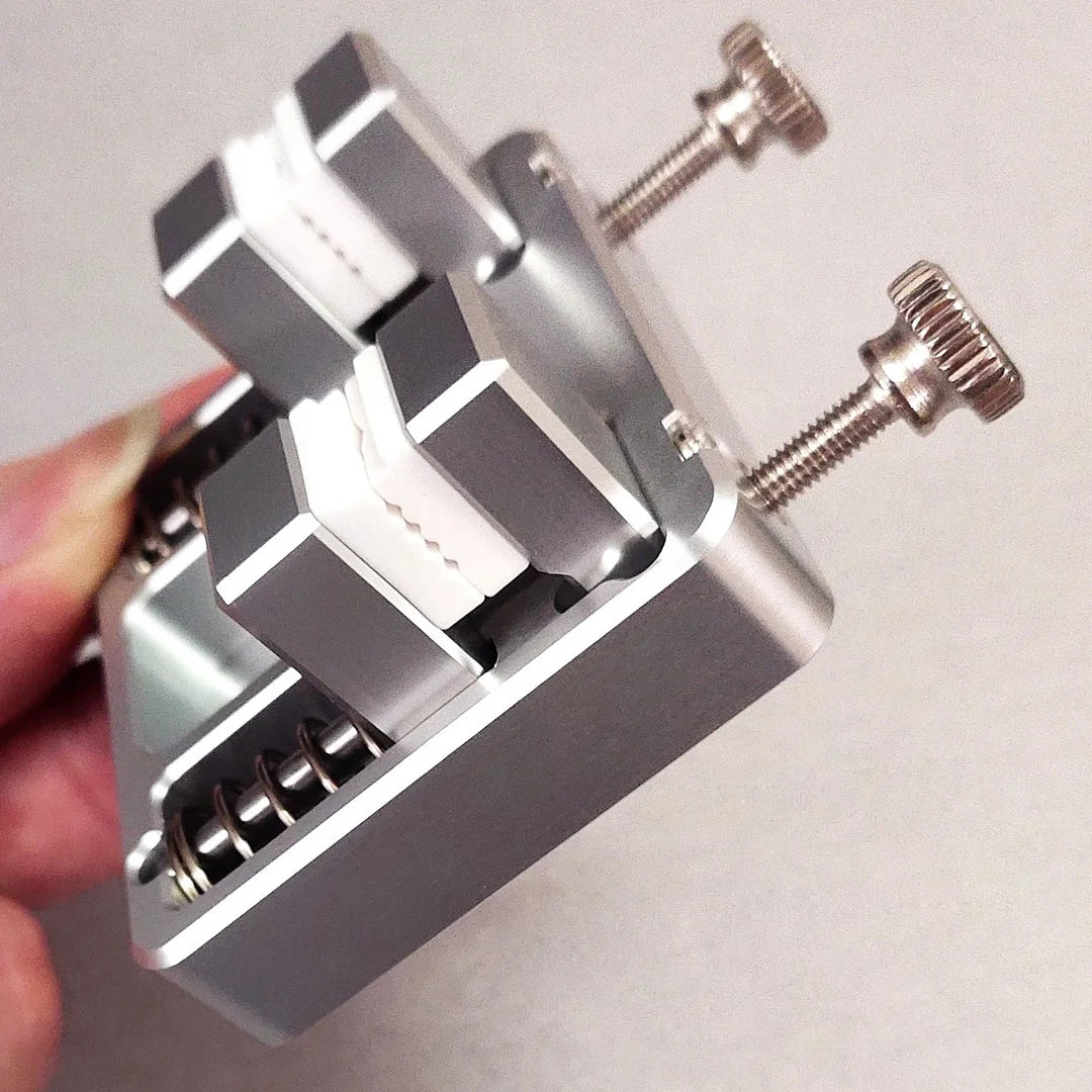 CircuitHold – Heavy Duty Soldering Clamp