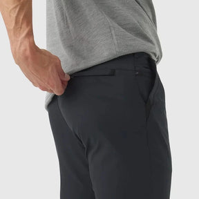 LuxeStride – Stylish Jetsetter Pants