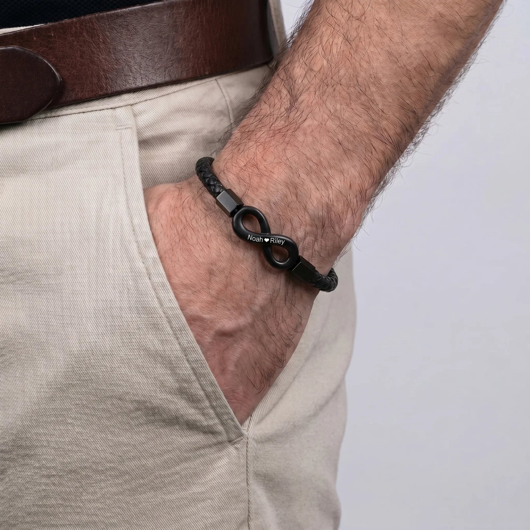 LoveBond – Personalized Couple Projection Bracelet