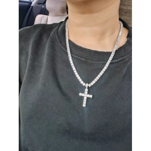 HeavenlyShine – Moissanite Cross Pendant