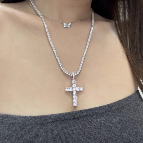HeavenlyShine – Moissanite Cross Pendant