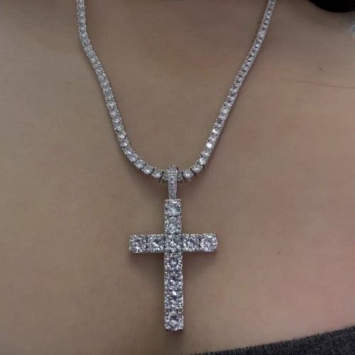 HeavenlyShine – Moissanite Cross Pendant