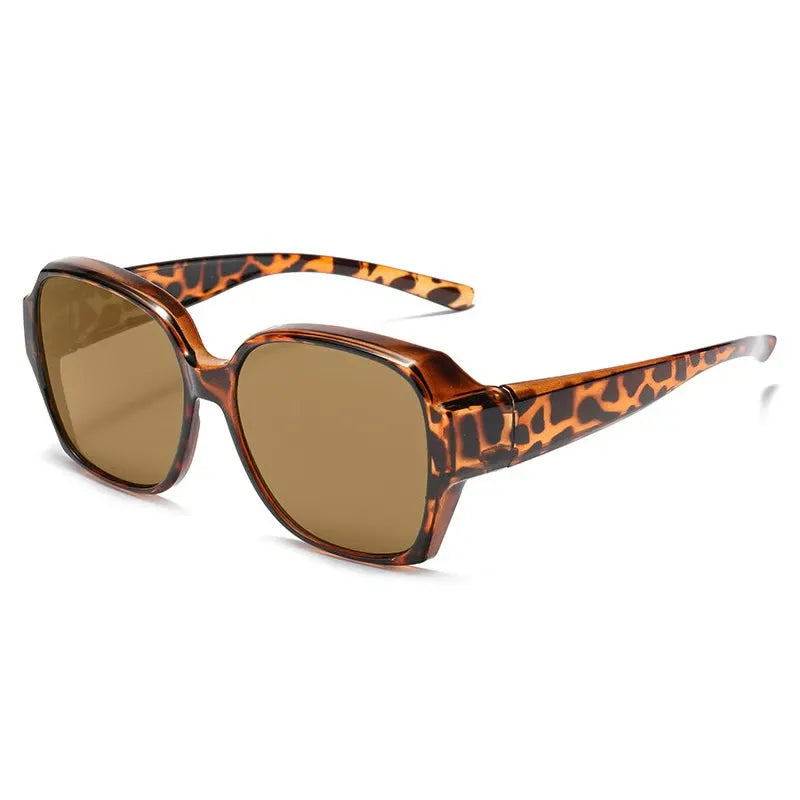 Eclipse Chic – Trendy Cat Eye Eyewear