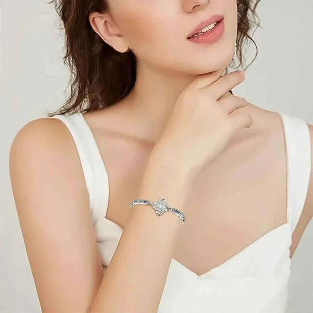 HeartCore – Elegant Clover Link Bracelet