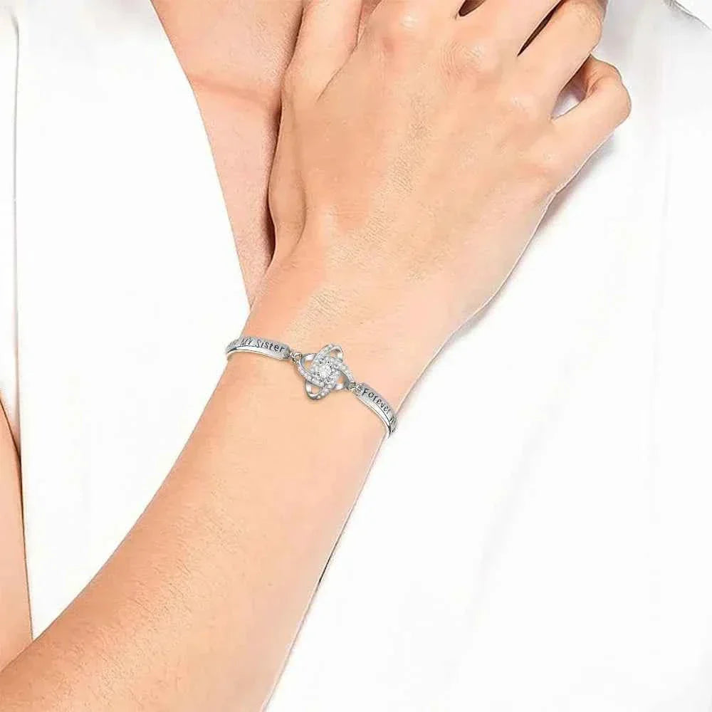 HeartCore – Elegant Clover Link Bracelet