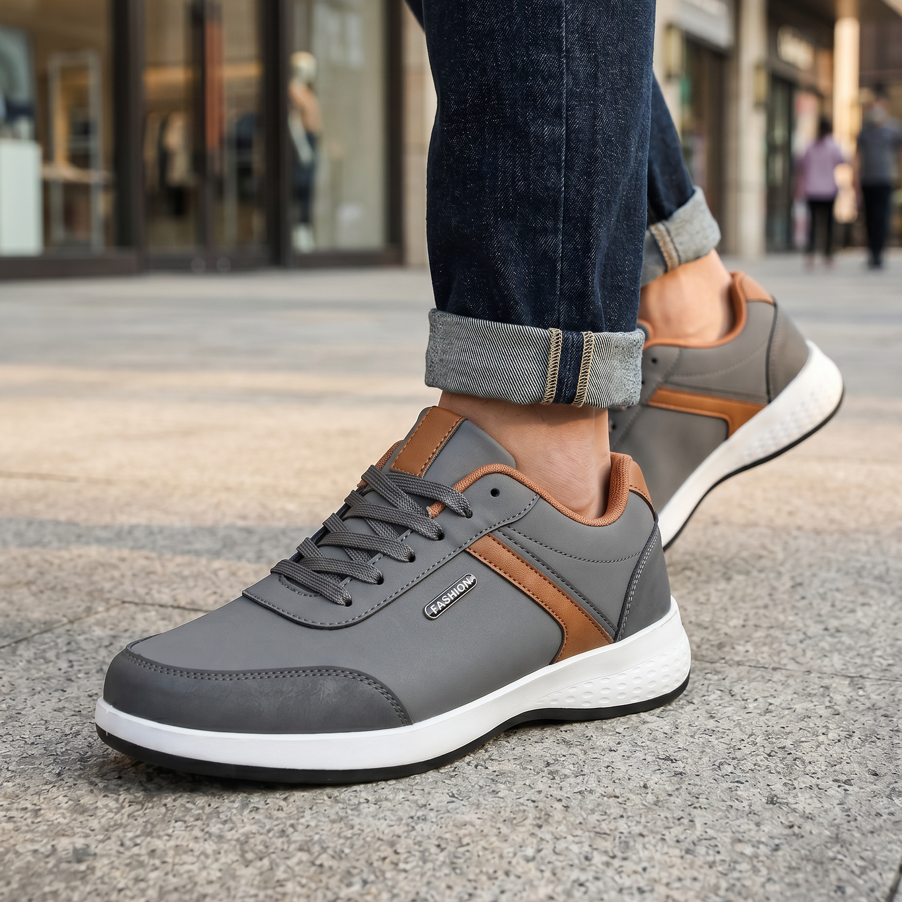 Ribbon — Stripe-Detailed Sneaker for Daily Wear