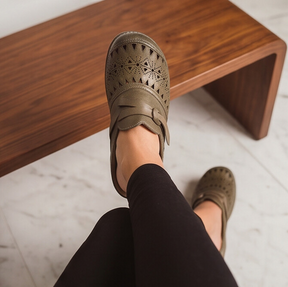 Rosalie — Laser-Cut Clog with Bow Detail