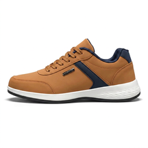 Ribbon — Stripe-Detailed Sneaker for Daily Wear