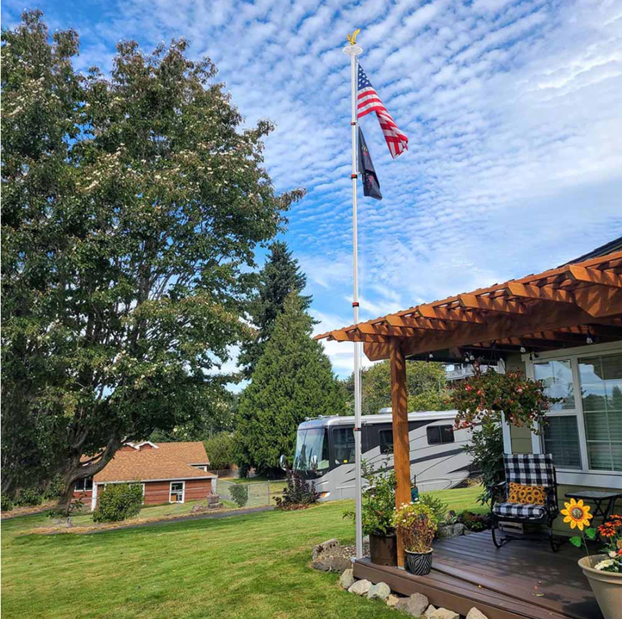SolarGlory – Telescopic Flagpole with LED Light