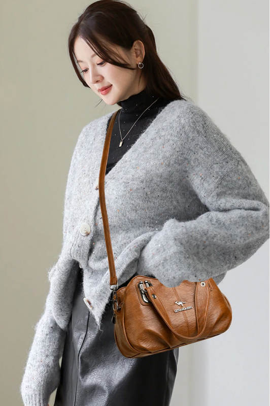 LuxeCarry – Premium Leather Handbags
