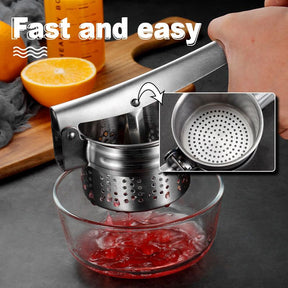 Squezzo – Portable Juice Maker