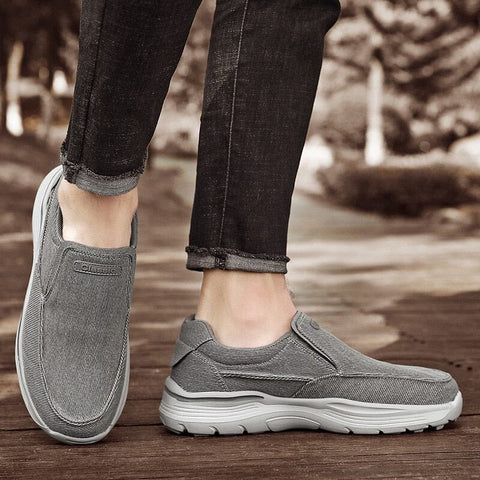 RESISTANT & COMFORTABLE MUST PRO SHOES | Lupi