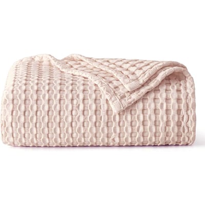 CloudWeave – Breathable Luxury Waffle Blanket