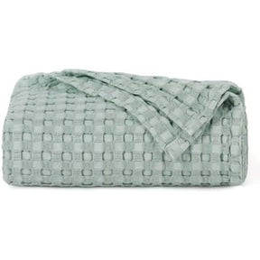 CloudWeave – Breathable Luxury Waffle Blanket