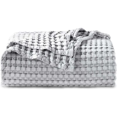 CloudWeave – Breathable Luxury Waffle Blanket