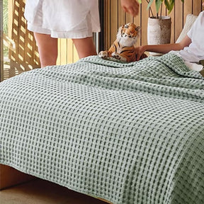 CloudWeave – Breathable Luxury Waffle Blanket