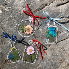 BloomLeaf – Clear Botanical Dried Flower Bookmarks