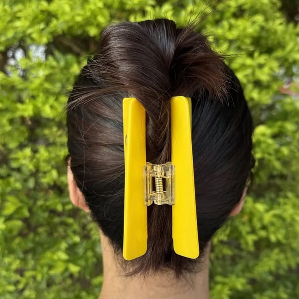 AuraClip – Bold Statement Hair Claw Clip