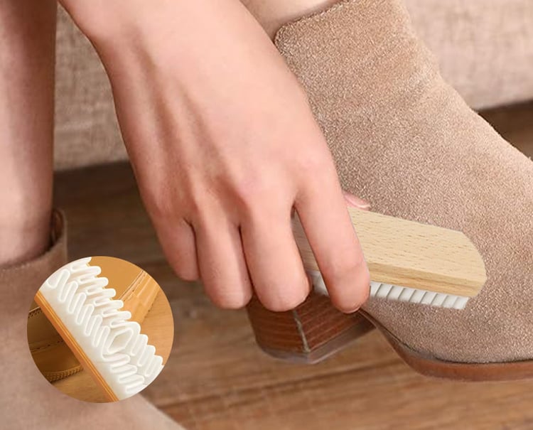 SoleFlow – Multi-Surface Sneaker Brush